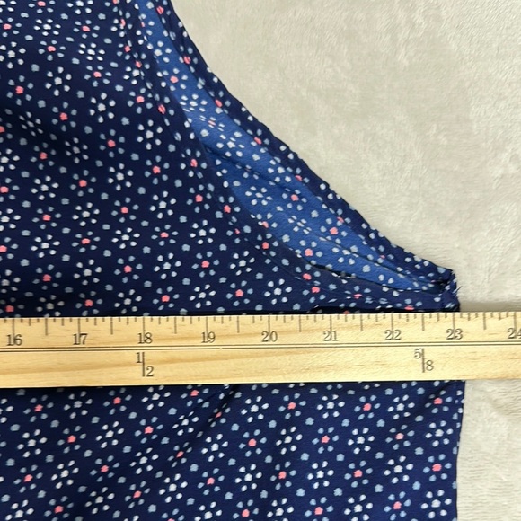 Blue and White Geometric Sleeveless Tank Top - Picture 5 of 8